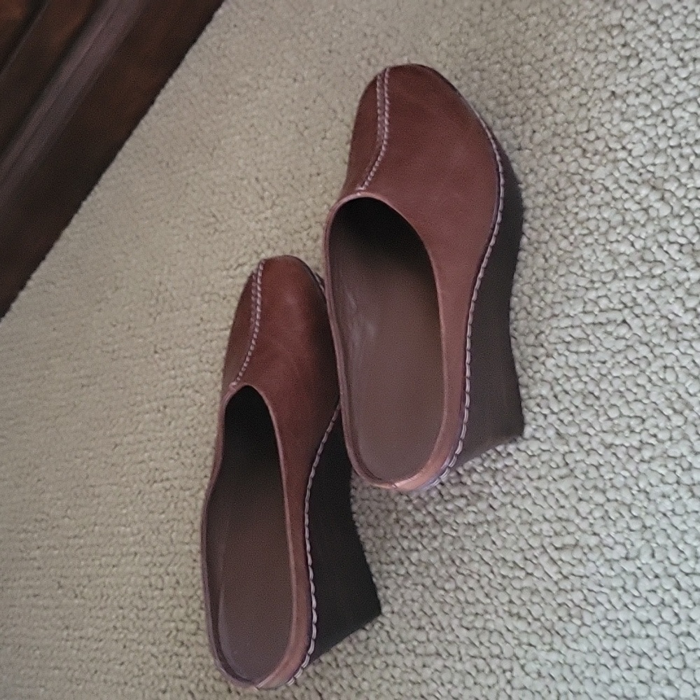 Vicini Leather Mules, size 40, Italian Qualuty Leather, Platform Mules - Picture 8 of 14
